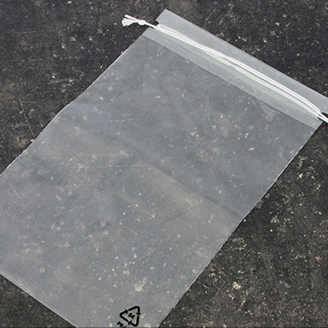 legatoria Sacchetto chiusura a laccio, 170x250mm TRASPARENTE, in polietilene da 50 micron, aperto sul lato corto.