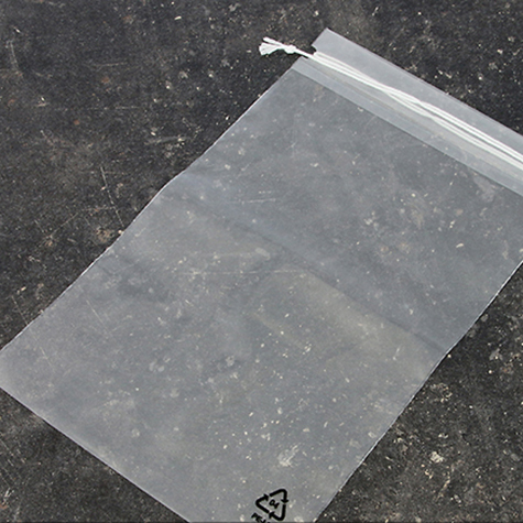 legatoria Sacchetto chiusura a laccio, 250x320mm TRASPARENTE, in polietilene da 50 micron, aperto sul lato corto.