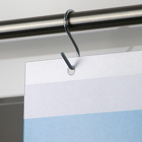 legatoria PortaLocandinaAppendivile Orizzontale 148x210mm PortaCartello TRASPARENTE, con 2 FORI per appensione (5mm), formato A5 (148x210mm). In PVC rigido da 400 micron antiriflesso.