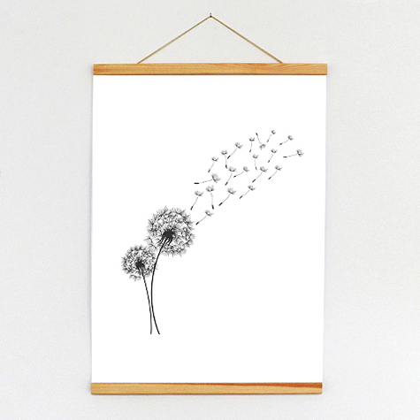 legatoria Listelli appendiposter in legno, 850mm Formato verticale A0 o orizzontale A1. Lunghezza 600mm. Cavo nella barra superiore per fissaggio. Composto da 4 legni, un cavo di sospensione e 2 magneti a disco..