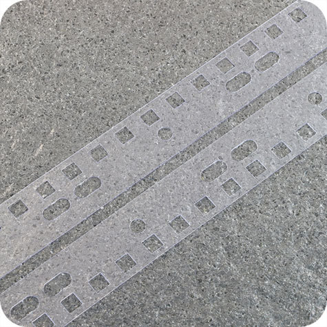 legatoria Bande per archiviazione FileStrip in PVC 23 anelli TRASPARENTE, formato A4, passo 2:1 (23 fori), fori rettangolari, in PVC rigido da 300 micron. Adatti per archiviare i fascicoli rilegati con spirale metallica su raccoglitori ad anelli (2 o 4 anelli) passo 80mm.