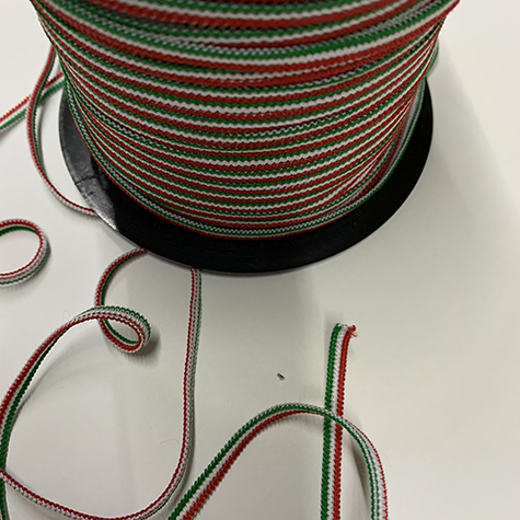 legatoria Elastico mascherine piatto, altezza5mm, TRICOLORE elastico in fettuccia rivestito in tessuto. ADATTO PER MASCHERINE.