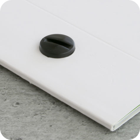 legatoria Viti sepolte rilegatura. plastica 5mm  NERO, lunghezza mm 5, diametro testa 12mm, diametro tubetto 5mm, una testa fissa ed una mobile, LVI6105. Per lunghezza, si intende la distanza INTERNA tra le due teste, che corrisponde allo spessore del volume da rilegare.