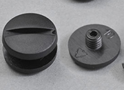 legatoria Viti sepolte rilegatura. plastica 6mm  NERO, lunghezza mm 6, diametro testa 12mm, diametro tubetto 5mm, una testa fissa ed una mobile, LVI6106. Per lunghezza, si intende la distanza INTERNA tra le due teste, che corrisponde allo spessore del volume da rilegare.