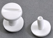 legatoria Viti sepolte rilegatura, plastica 10mm  BIANCO, lunghezza mm 10, diametro testa 12mm, diametro tubetto 5mm, una testa fissa ed una mobile, LVI6010. Per lunghezza, si intende la distanza INTERNA tra le due teste, che corrisponde allo spessore del volume da rilegare.