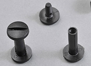 legatoria Viti sepolte rilegatura. plastica 20mm  NERO, lunghezza mm 20, diametro testa 12mm, diametro tubetto 5mm, una testa fissa ed una mobile, LVI6120. Per lunghezza, si intende la distanza INTERNA tra le due teste, che corrisponde allo spessore del volume da rilegare.