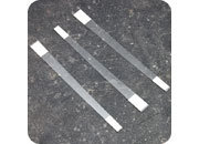 legatoria Supporto per cartelli Wobbler trapezoidale, 150x7-11mm TRASPARENTE, con due estremit autoadesive in schiuma di polietilene molto tenace. In PVC rigido 280 micron* LEG2708