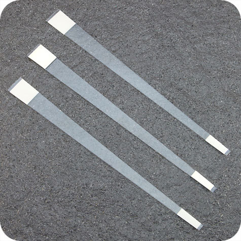 legatoria Supporto per cartelli Wobbler, 200x5-16mm TRASPARENTE, con due estremit autoadesive in schiuma di polietilene molto tenace. In PVC rigido 400 micron.