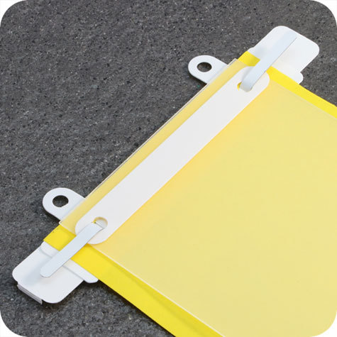 legatoria Fastener autoadesivo in 4 parti, 150x16mm BIANCO, con banda perforata per archiviazione su raccoglitori ad anelli, assemblato. Composto da Base 150x16mm in PVC rigido da 300 micron. Linguella 148x5mm verniciata. Pressino 100x12mm in PVC rigido da 300 micron. Base con 2 occhielli (120x24mm + 13mm per occhielli) in PVC rigido da 400 micron per rilegare il fascicolo su raccoglitori ad anelli. Prodotto originale tedesco. MADE IN GERMANY.