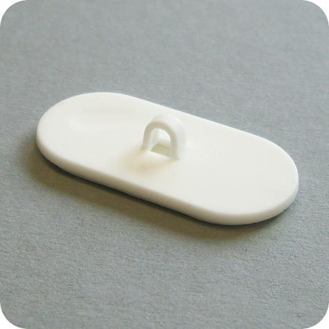 legatoria Basetta autoadesive con occhiello, 20x40mm BIANCO, in plastica bianca, sezione rettangolare.