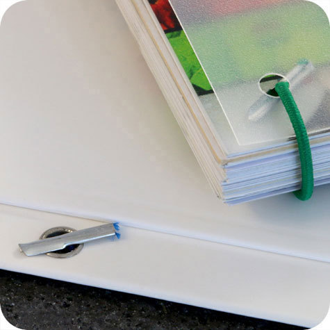 legatoria Elastico con 2 capicorda, lunghezza 140mm BIANCO, lunghezza 140mm (compresi i 2 capicorda), elastico a sezione tonda rivestito in tessuto, spessore 2,2mm.