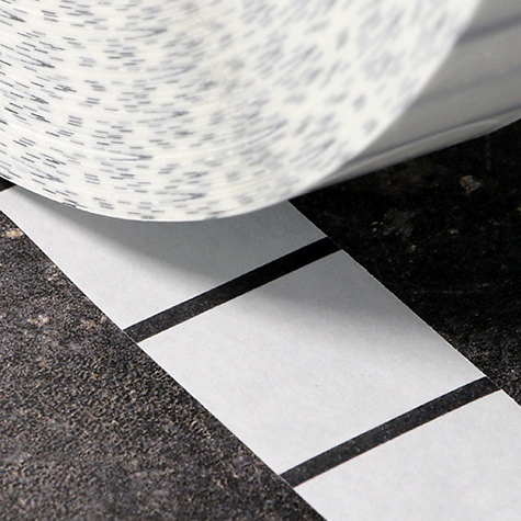 legatoria Bollini BlackMark diametro 25mm TRASPARENTI, adesivo permanente, in rotolo, con perforazione per la rottura del bollino se si tenta di rimuoverlo.