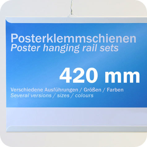 legatoria Listelli appendi poster in PVC, 420mm BIANCO. In PCV rigido, spessore 13mm, consiste in una coppia di listelli (superiore ed inferiore). Il listello superiore e dotato di due ganci per l&rsquo;appensione.