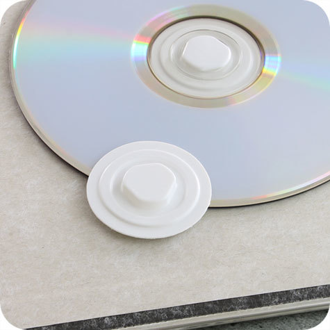 legatoria Porta CD a bottone autoadesivo BIANCO, diametro 35mm, in plastica con linguetta.