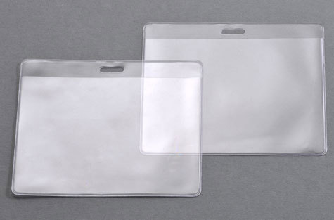 legatoria Portatesserino, A7 (110x78mm) TRASPARENTE, aperta sul lato lungo, con lato sporgente di 12mm con foro allungato, in PVC morbido da 180 micron, formato A7 (110x78), (78x110).