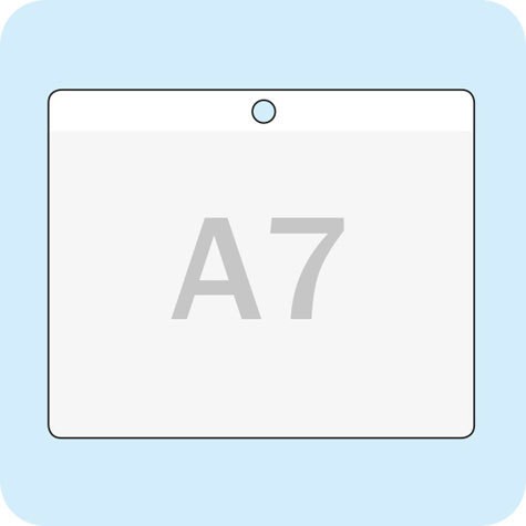 legatoria Portatesserino, A7 (110x78mm) TRASPARENTE, aperto sul lato lungo, con lato sporgente di 12mm con foro circolare, in PVC morbido da 180 micron, formato A7 (110x78mm), (78x110mm).