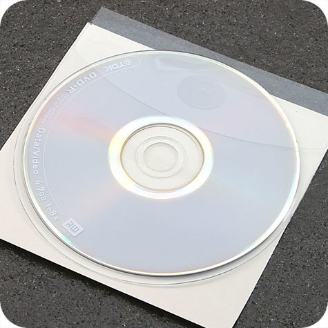 legatoria Busta autoadesiva porta CD TRASPARENTE, 126x126mm, con patella e adesivo di chiusura, con base rotonda.