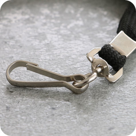 legatoria Cordoncino portabadge, daCollo, aGancioRotante, NERO con gancio metallico rotante, cordoncino largo 1cm, lunghezza aperto 90cm.