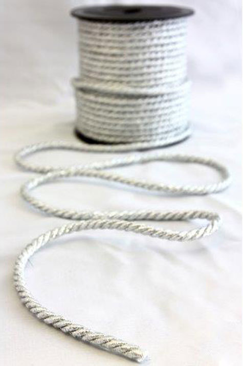 legatoria Cordoncino 2mm, NOCCIOLA a 3 capi, spessore 2 mm, doppio ritorto, in poliestere. Cordoncino ideale per abbellimenti in campo cartotecnico e per il confezionamento di men�, libretti matrimonio, bomboniere. .