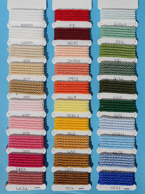 legatoria Cordone a 3 capi ritorto, spessore 4mm Lampone, tinta unita, Cordoncino ideale per abbellimenti in campo sartoriale e il confezionamento di bomboniere, men�, libretti matrimonio. Prodotto italiano, MADE IN ITALY.