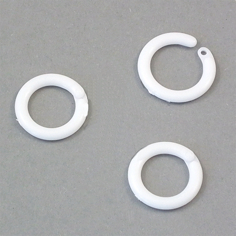 legatoria Anelli apribili in plastica 14mm BIANCO, ROTONDO. Diametro interno: 14mm, diametro esterno 22,6mm, spessore filo: 3,8mm.