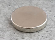 legatoria Calamita diametro 12mm spessore 1.5mm Calamita cilindrica spessore 1.5mm, dischi magnetici al neodimio, grado magnetico N35 forza di attrazione massima: 1000g.