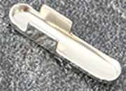 legatoria Capicorda a -T- per elastico o cordoncino NICHELATO, lunghezza 14,3mm. Larghezza 3,2mm. Spessore 3,5mm. Per elastico di spessore fino a 3mm. LEG2895