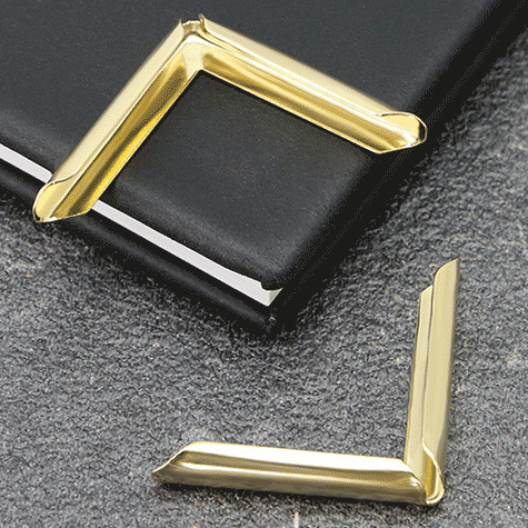 legatoria Angolino metallico ottone antico 31mm per lato, protegge copertine spesse fino a 1.5mm*.