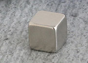 legatoria Calamita cubica, 7x7x7mm Calamita cubica in neodimio, grado magnetico N42 (forza di attrazione massima:2300g).