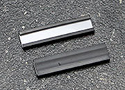 legatoria Porta etichette magnetico 10x40mm Altezza 10mm, lunghezza 40mm, spessore 1mm. Il porta etichette include etichetta in carta e una pellicola protettiva trasparente. Magnete isotropo LEG3338
