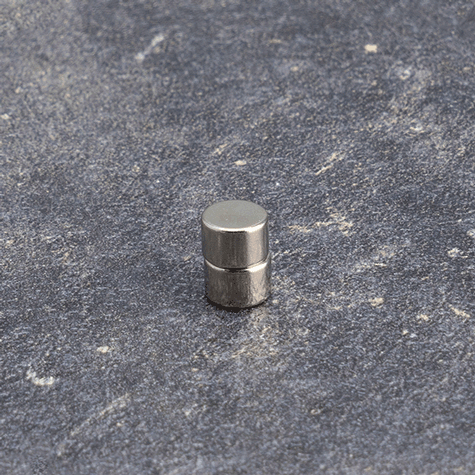 legatoria Calamita diametro 6mm spessore 4mm Calamita cilindrica in ferrite diametro 6mm, spessore 4mm (forza di attrazione: 1200g).