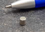 legatoria Calamita diametro 5mm. spessore 5mm Calamita cilindrica in ferrite diametro 5mm, spessore 5mm (forza di attrazione: 940g) LEG3816