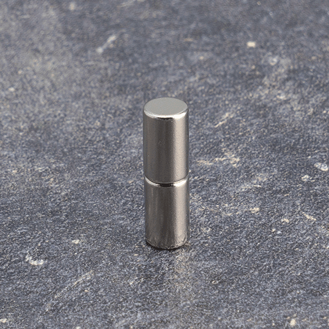 legatoria Calamita diametro 6mm spessore 10mm Calamita cilindrica in ferrite diametro 6mm, spessore 10mm (forza di attrazione: 1400g).