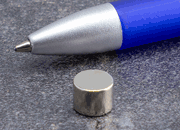 legatoria Calamita diametro 8mm spessore 6mm Calamita cilindrica in ferrite diametro 8mm, spessore 6mm (forza di attrazione: 2600g) LEG3852