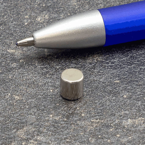 legatoria Calamita diametro 6mm spessore 6mm Calamita cilindrica in ferrite diametro 6mm, spessore 6mm (forza di attrazione: 1500g).