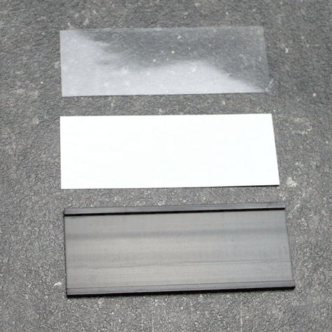 legatoria Porta etichette magnetico 60x150mm Altezza 60mm, lunghezza 150mm, spessore 1mm. Il porta etichette include letichetta in carta e una pellicola protettiva trasparente. Magnete isotropo.