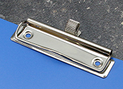 legatoria Molletta fermacarta 100x30mm. portapenne NICHELATA, contiene fino a 100 fogli (10mm), interasse rivetti 87mm. rivetti non inclusi LEG3953
