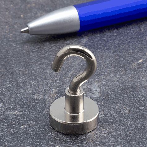 legatoria Gancio magnetico, diametro 16mm ARGENTO, in metallo, con magnete al neodimio. Diametro 16mm, alto 27mm, calamita con grado magnetico N38 (forza di attrazione:8kg).