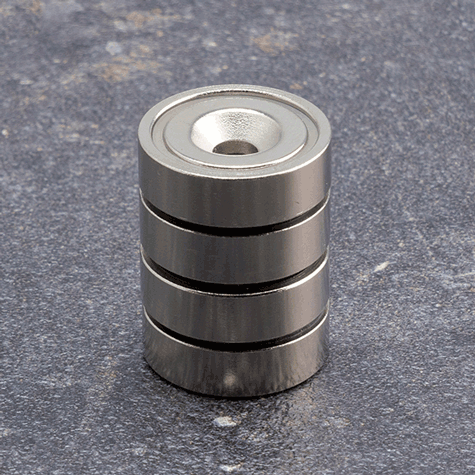 legatoria Magnete con foro svasato, 20mm NICHELATO, in metallo, con magnete al neodimio 38SH. Diametro: 20mm, altezza: 6mm, larghezza foro: 4.5-9.46mm (forza di attrazione:9000g).