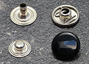 legatoria Bottoneautomaticoapressionetipo S NERO, testa diametro 12.4 mm. Il bottone  composto da 4 pezzi*.