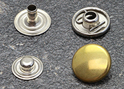 legatoria Bottoneautomaticoapressionetipo S OTTONATO, testa diametro 12.4 mm. Il bottone  composto da 4 pezzi*.