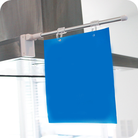 legatoria Porta Banner a base magnetica Per Banner larghi 400 mm. Supporto in tubo di alluminio con 2 clip di appensione trasparenti e base magentica inclinabile.