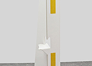 legatoria Piedinoposteriorereggicartello A2 (210 x 570 mm) BIANCO, in cartone spesso 2mm, con strip autoadesivo. Per realizzare cartelli da banco e da vetrina LEG4305