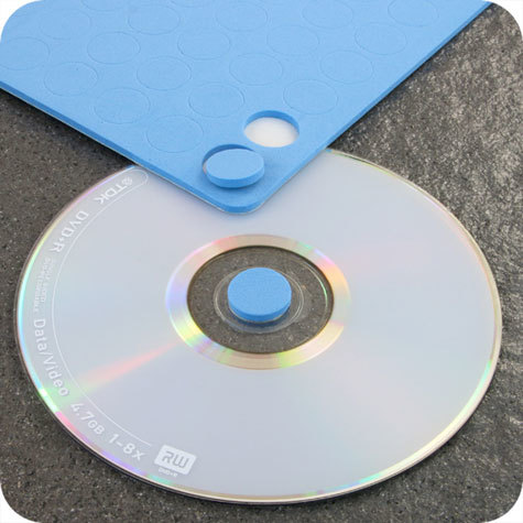 legatoria Porta CD a bottone autoadesivo BLU CHIARO, diametro 16mm, spessore 3,5mm.