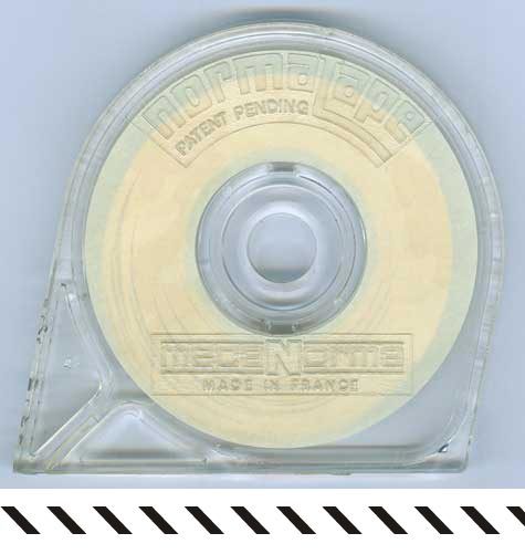 gbc Normatape, 1:16 TRASPARENTE con tratteggio NERO Altezza 1,59mm Nastro adesivo Mecanorma in dispenser. Per dare vita a diagrammi con linee tratteggiate, progettazioni o modelli che  richiedano uso di filetti.