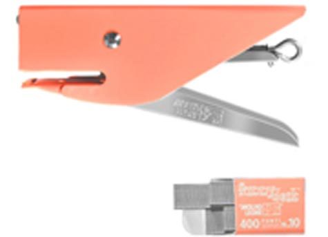 gbc Mini cucitrice a pinza Salmon in acciaio stampato, utilizza punti passo 10, compresa scatola da 400 punti con la stessa fantasia della cucitrice, linea Funny desk by Molho Leone.