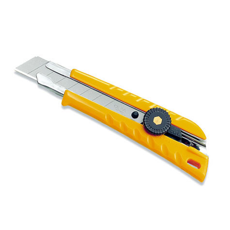 gbc Cutter Olfa L-1 cutter Heavy-Duty per carta, cartone, imballi, etc. Altezza lama: 18mm. Corpo in metallo stampato e verniciato. Con bloccaggio lama a vite. Adatto a lamette LB, LBB, LBD, LSOL, LFB, LWB. Prodotto originale giapponese, MADE IN JAPAN.