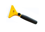 gbc Raschietto Olfa BSR-300 professionale, sviluppato su richiesta delle necessit dei professionisti. Particolarmente indicato per le rifiniture a muro, per raschiare, scrostare o pulire pareti in muratura, vetro e tessuti. Lunghezza totale del corpo del raschietto pari a 300mm. Impugantura Comfort Grip. Utilizzo ambi destro. Lama sostituibile da 18mm non segmentata rettangolare. Resistente agli acidi ed agli agenti chimici. Compatibile con lame di ricambio BS. Prodotto originale giapponese. MADE IN JAPAN eltBSR300