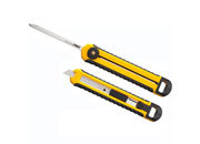 gbc Cutter 2 in 1 Olfa CS-5 lama a seghetto per il taglio di fori in materiali di copertura, cartongesso e compensato e lama segmentata per cartonati e cavi elettrici. In polipropilene rinforzato con 10% di fibra di vetro ed elastomero anti-scivolo per unimpugnatura Comfort Grip. La lama a seghetto molto sottile  perfetta per lavori di precisione. Con i suoi denti bidirezionali e il puntale affilato permette di scavare un foro nel materiale di supporto per cominciare il taglio. Lunghezza: 175mm. Compatibile con lame di ricambio MTB, FWB, SWB-5. Prodotto originale giapponese. MADE IN JAPAN eltCS5