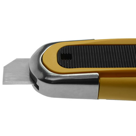 gbc Cutter Olfa ANTINFORTUNISTICO apricartoni SK-8 con sistema auto-retrattile della lama composto da una potente molla di ritorno, che scongiura le possibilit di ferita durante i lavori di taglio. Prodotto brevettato in regola con la normativa antinfortunistica 626. Corpo del cutter in ABS rinforzato con 20% di fibra di vetro. Protezione posteriore in alluminio fuso rinforzato per lavori sotto sforzo e cuscinetto in gomma antiscivolo, per assicurare una maggior presa. Utilizzabile indifferentemente da mancini o destrorsi. Lunghezza: 149mm, altezza lama: 18mm. Adatto a lame di ricambio SKB-8. Prodotto originale giapponese, MADE IN JAPAN.